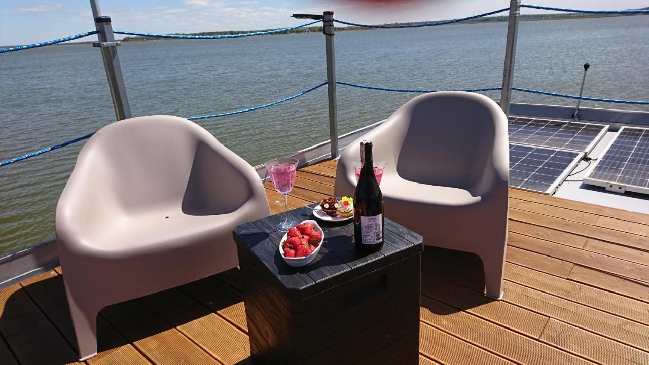 Houseboat Arka 1 - Domki Na Wodzie, Rower Wodny, Wifi, Parking ميلنو المظهر الخارجي الصورة