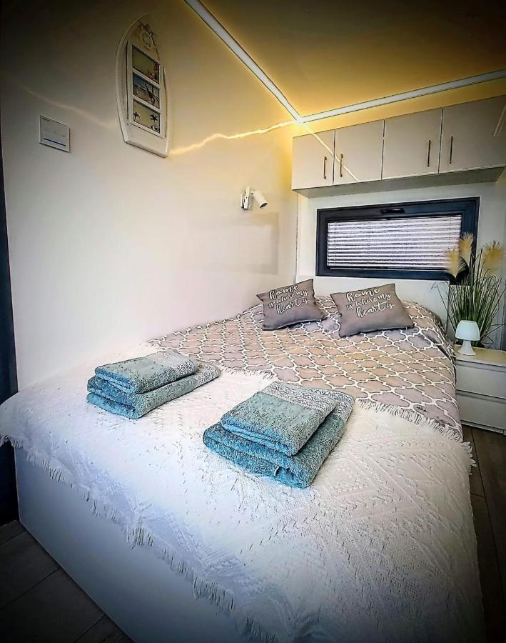 Houseboat Arka 1 - Domki Na Wodzie, Rower Wodny, Wifi, Parking ميلنو المظهر الخارجي الصورة